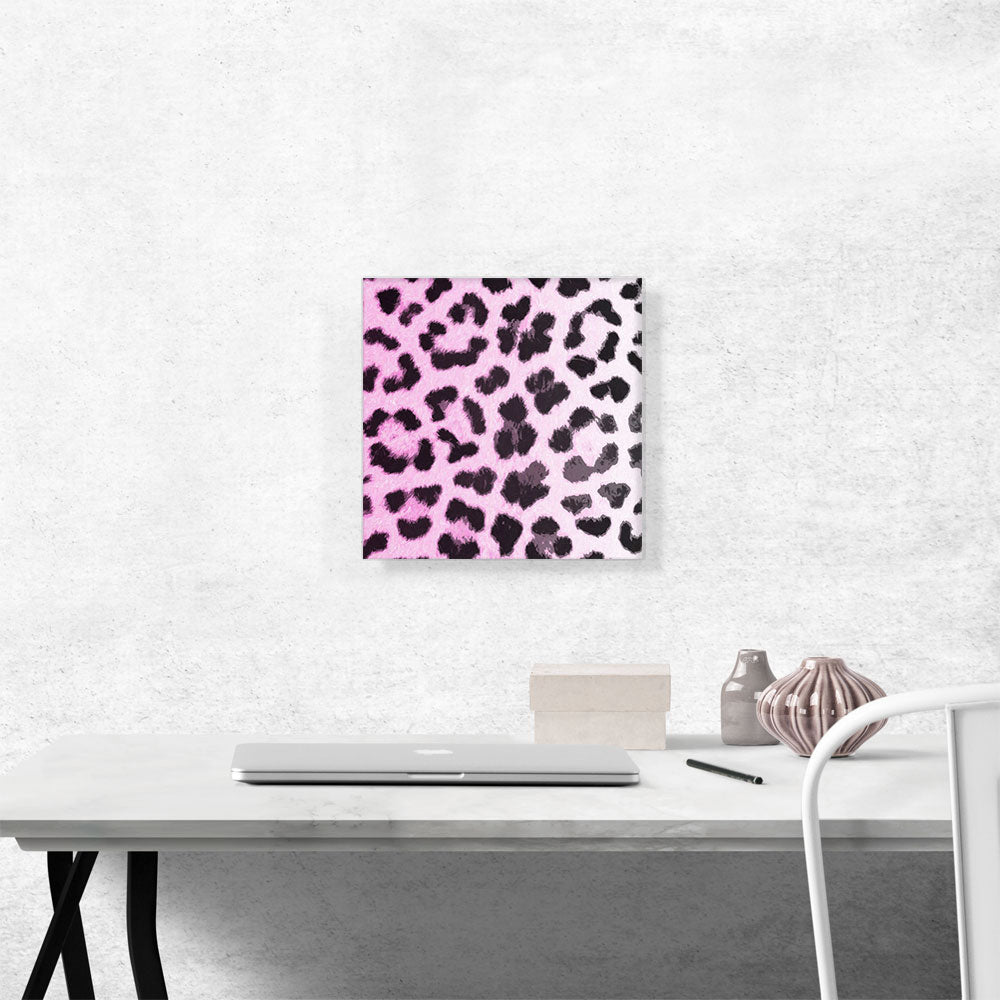 Modern Pink Cheetah Pattern