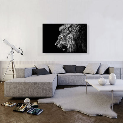 Roaring Lion Black and White