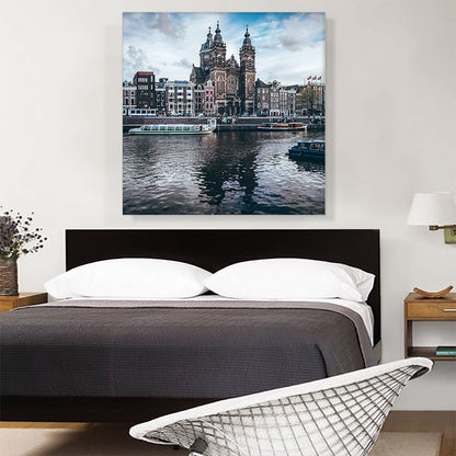 Church of Saint Nicholas, Basilica in Amsterdam Square