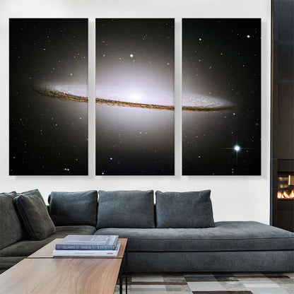 Sombrero Galaxy Hubble Telescope Messier 104