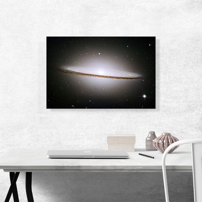 Sombrero Galaxy Hubble Telescope Messier 104