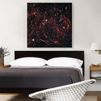 Hubble Telescope Gazes at Long-Dead Star